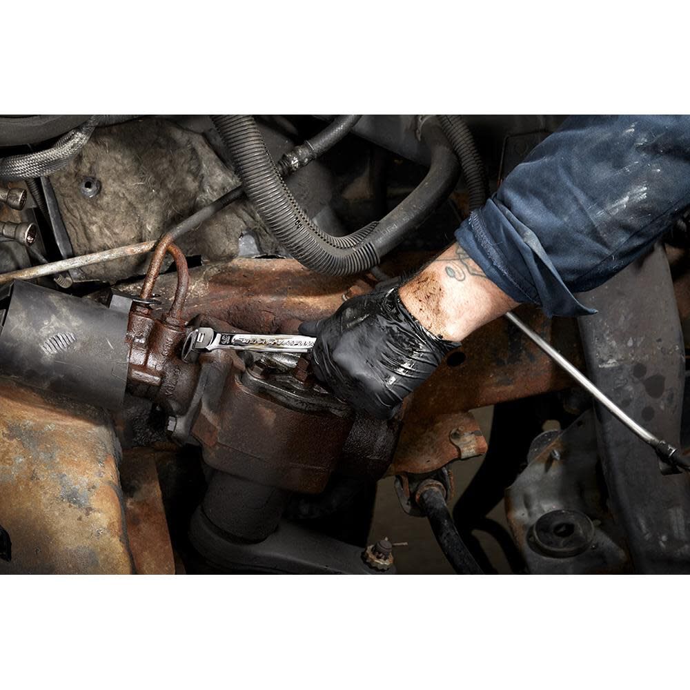 Milwaukee Combination Wrench Flex Head Ratcheting 18mm - Image 3