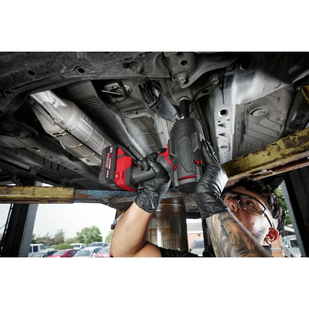 Milwaukee M18 FUEL 1/2 in High Torque Impact Wrench with Friction Ring Protective Boot - Image 7